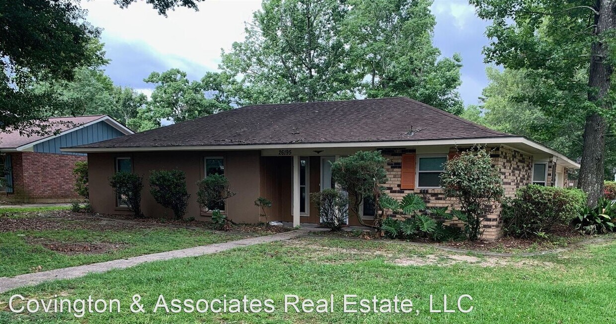 3 br, 2 bath House 26195 Fallen Oaks Dr. House Rental in Denham