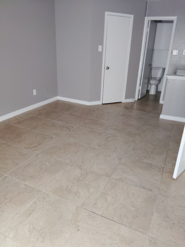 Foto del edificio - 10110 Forum Park Dr