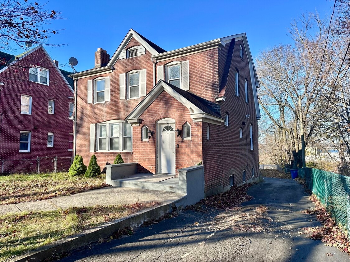 Foto principal - 928 Townsend Ave