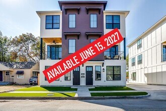 Building Photo - 2321 Benbrook Blvd