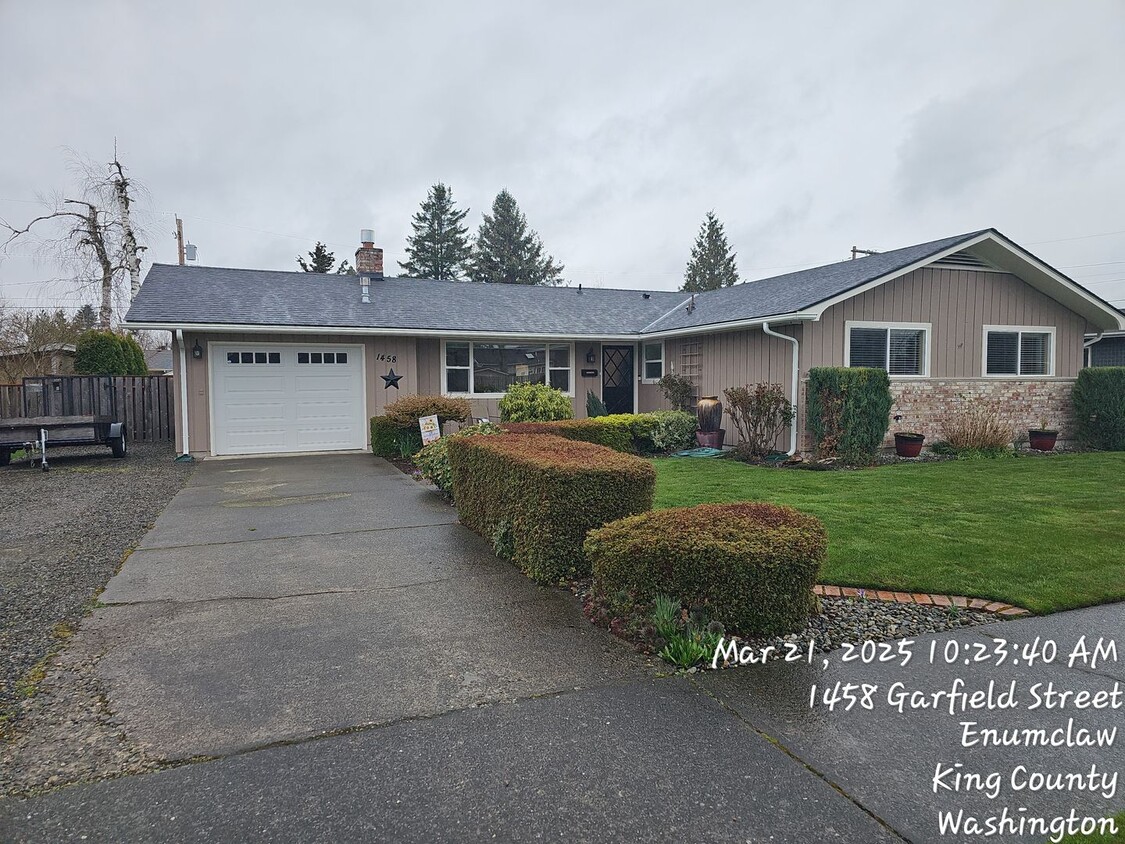 Foto principal - Enumclaw Ranch Rambler home - Remodeled 3 ...