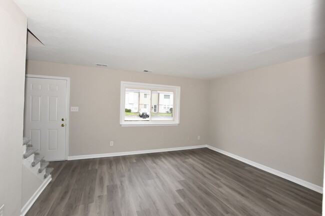 Building Photo - 3 Bedroom 1.5 bathrooms