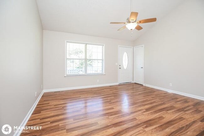 Building Photo - 4884 Peppertree Dr