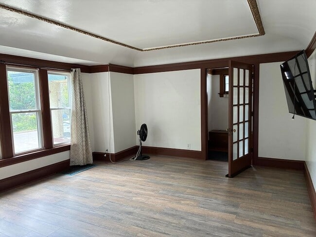 Foto del edificio - 1818 E Kenwood Blvd