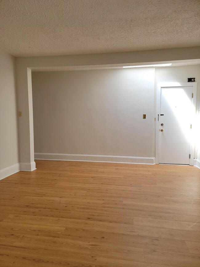 Foto del edificio - 114 Woodbridge Ave