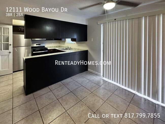 Foto del edificio - 12111 Wood Bayou Dr