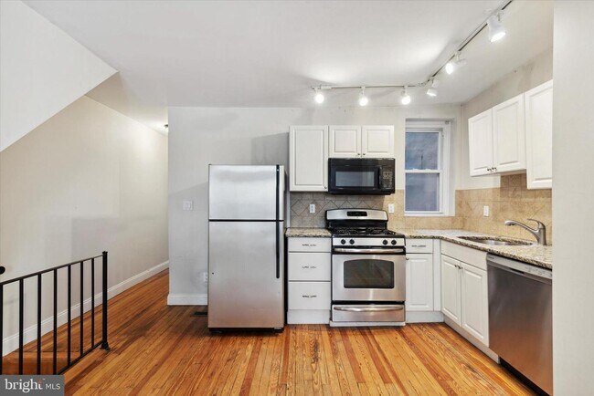 Building Photo - 750 Martin St