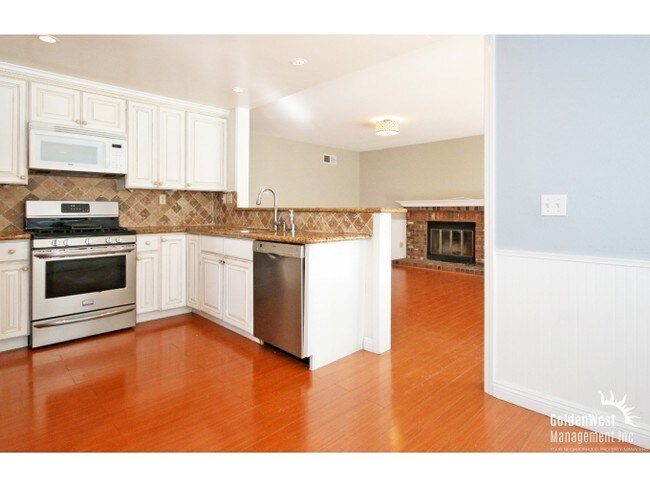 Building Photo - 6884 Shearwaters Dr