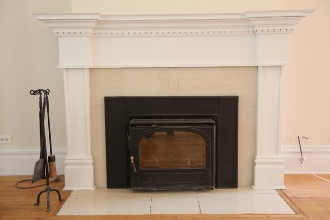 Wood Burning Fireplace - 1239 W Winnemac Ave