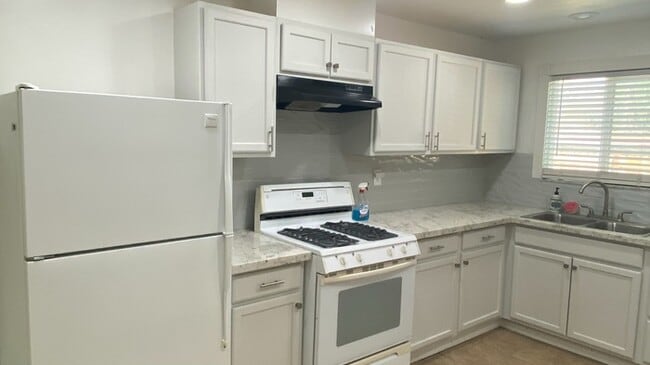 Foto del edificio - Super cute remodeled unit