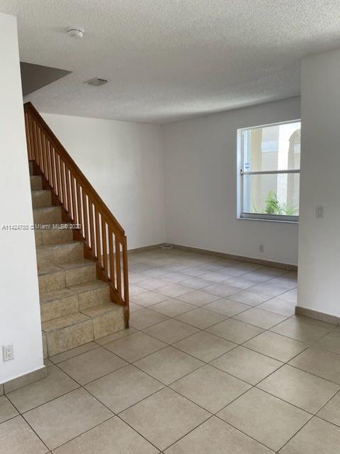 Foto del edificio - 835 NE 212th Terrace