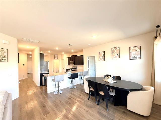 Foto del edificio - 7212 Seton Pl