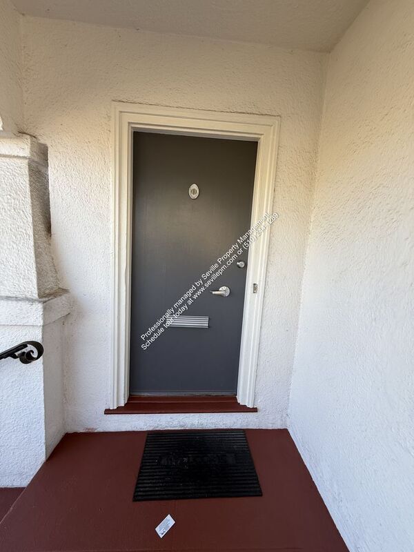 Foto del edificio - 2808 Dohr St