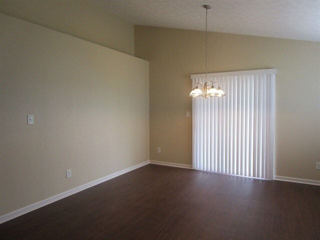 Foto del edificio - 1283 Spring Lake Dr
