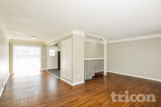 Foto del edificio - 3284 71st St E