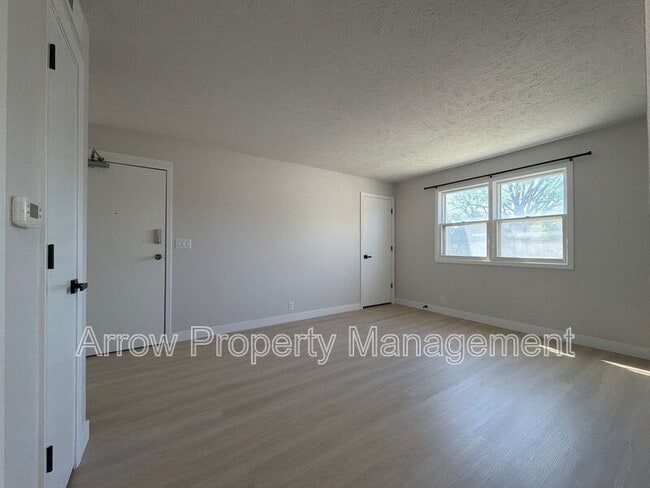 Foto del edificio - 3609 N 60th St