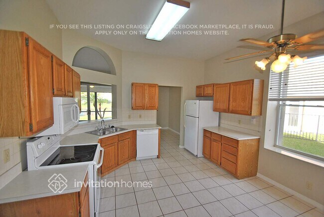 Foto del edificio - 3754 Woods Walk Blvd