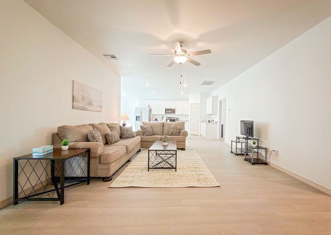 Building Photo - The Perfect Blend of Function and Luxury