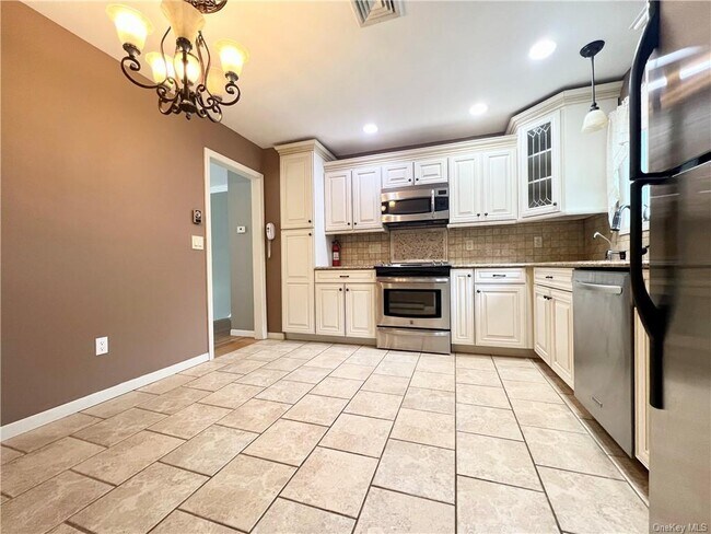 Building Photo - 45 Partridge Ln