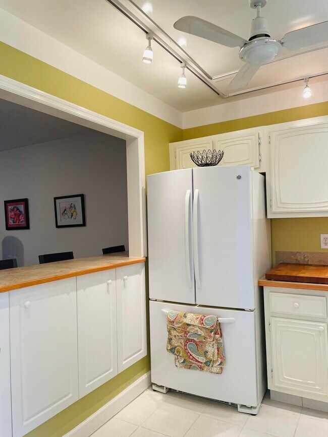 Foto del edificio - 752 Lori Dr