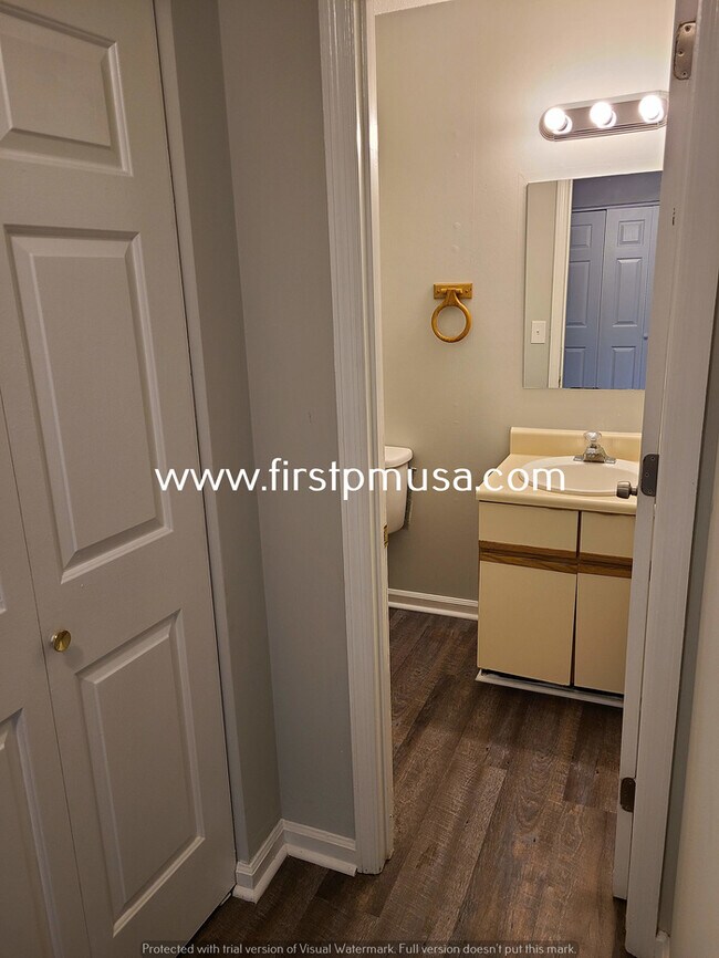 Building Photo - Hixson Townhome