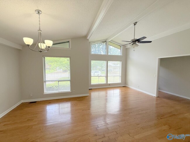 Building Photo - 2509 Excalibur Dr SE