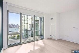 Building Photo - 9 Ave at Port Imperial