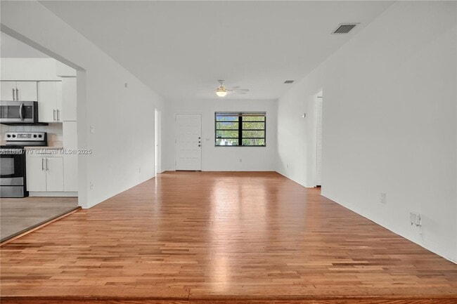 Building Photo - 132 NW 40th St