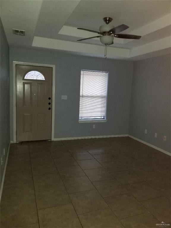 Building Photo - 1805 Oasis Dr