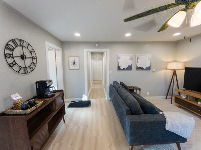 Foto del edificio - 1010 California Ave