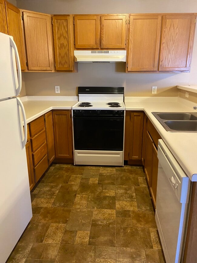 Kitchen - Hidden Cove Apartments