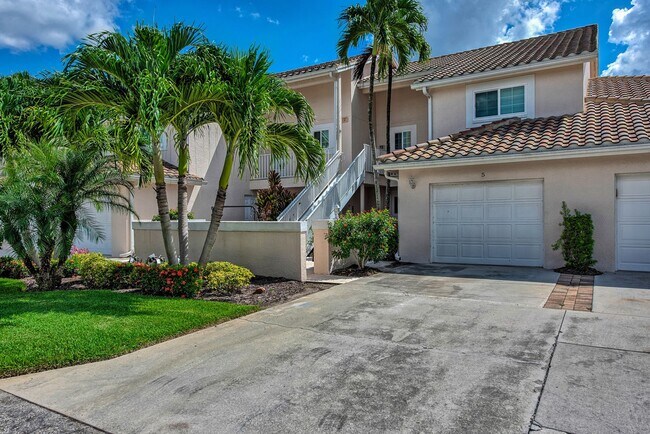 Building Photo - Available now - 2BR/2BA 2nd floor turnkey ...