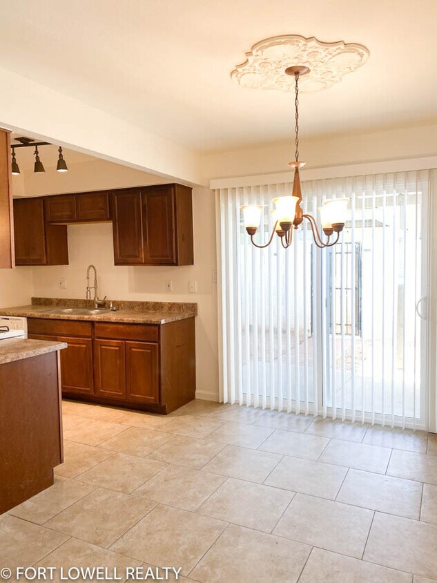 Primary Photo - 3840 N 43rd Ave