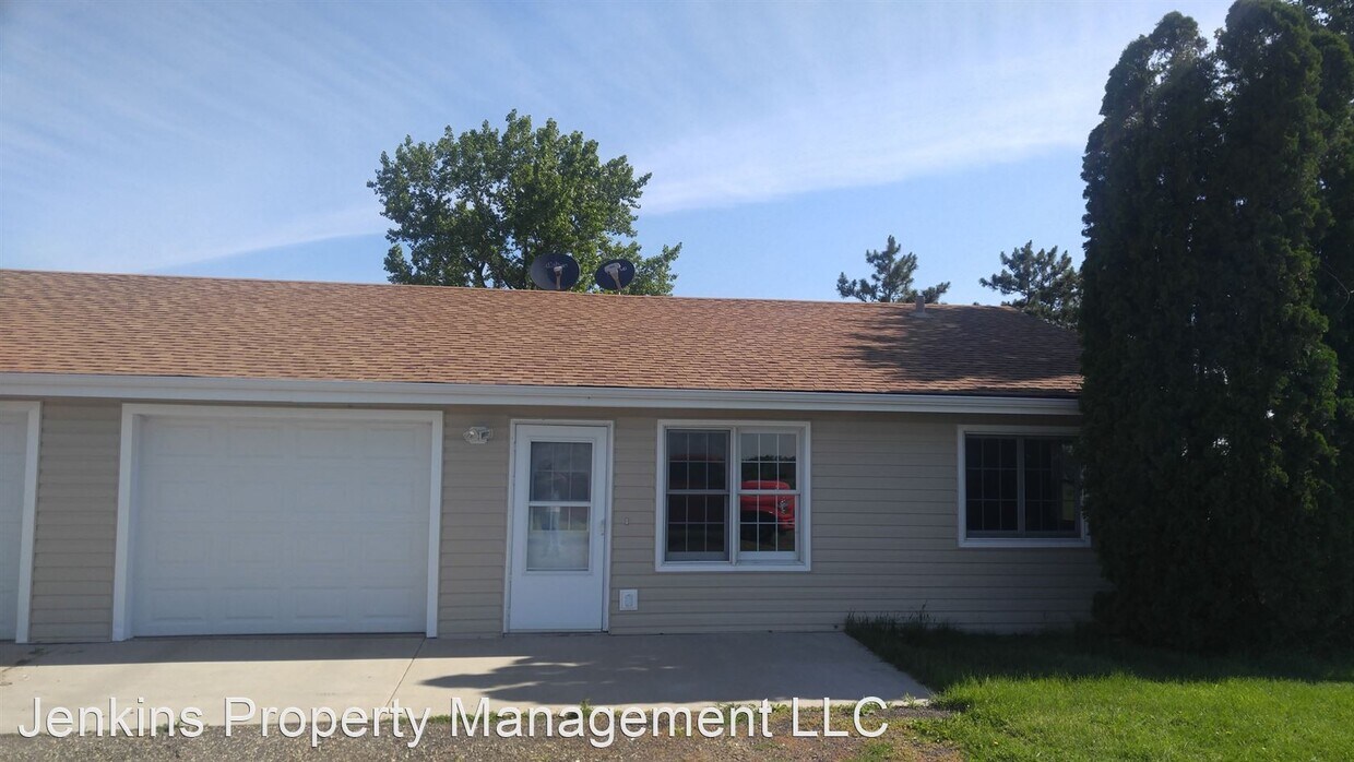 Primary Photo - 2 br, 1 bath House - 990 Coulee Trail
