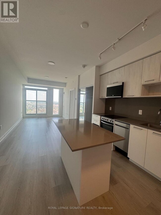 Building Photo - 40-2240 Lagerfeld Dr