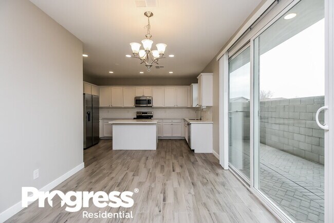Building Photo - 9515 E Talon Ave