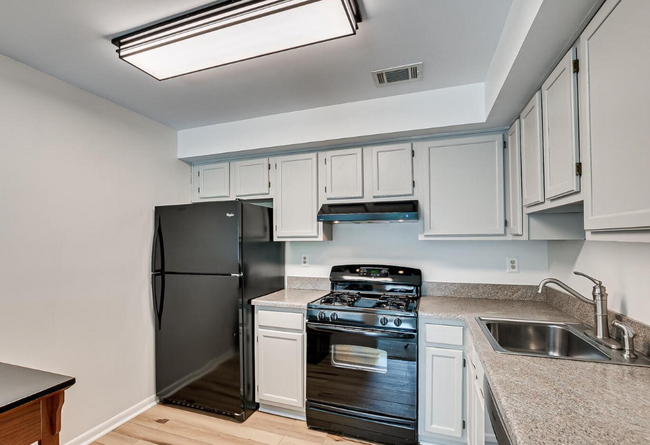 Building Photo - 119 Acadia Ct