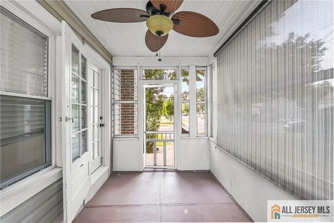 Foto del edificio - 76 Carlisle Ave