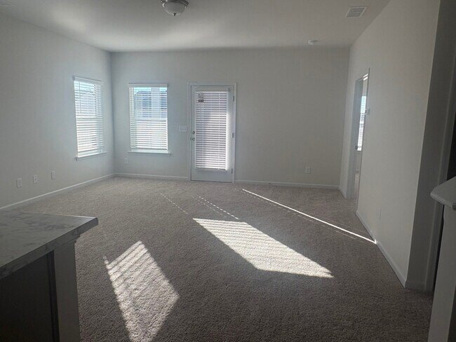 Building Photo - 529 Summerfield Ln NW