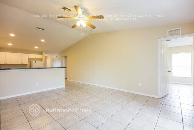 Foto del edificio - 4824 Leonard Blvd S