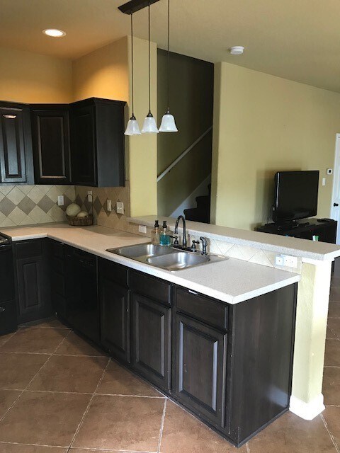 Foto del edificio - 7418 Moss Brook Dr