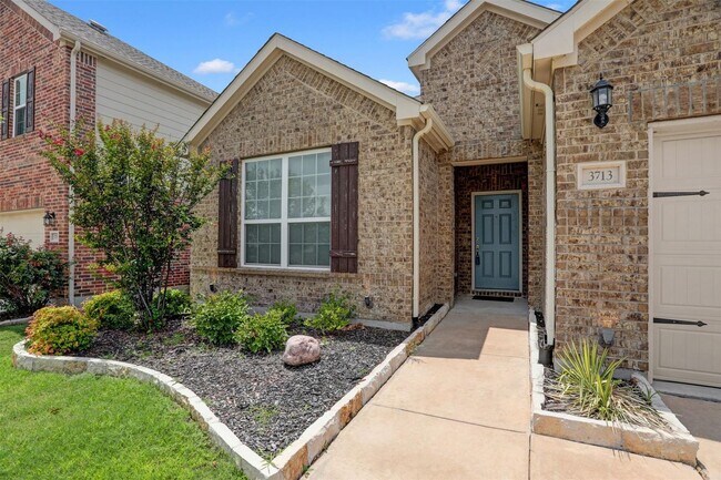 Foto del edificio - Located in McKinney's desirable Erwin Farms, this beautiful home exudes modern elegance and pract...