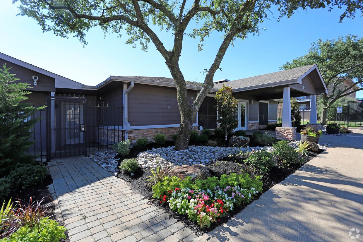 Decker Apartment Homes Apartments in Fort Worth, TX