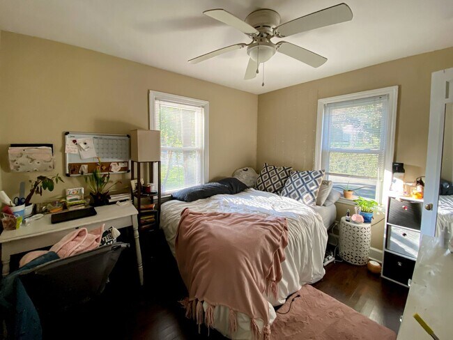 Foto del edificio - 4br House Minutes from Franklin St