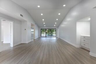 Building Photo - 22791 Trelawny Ter