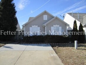 Building Photo - 5879 River Walk Cir