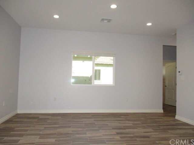 Building Photo - 835 E Palm Ave