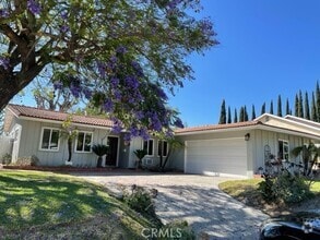 Building Photo - 1905 Los Cerros Dr