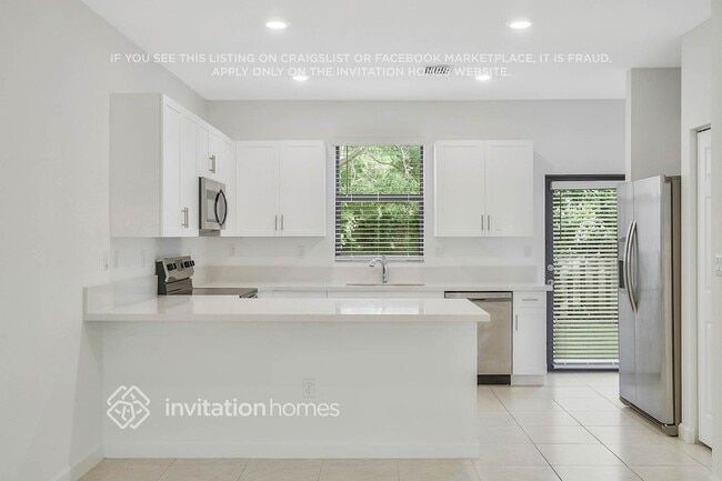 Building Photo - 1640 SW 29th St