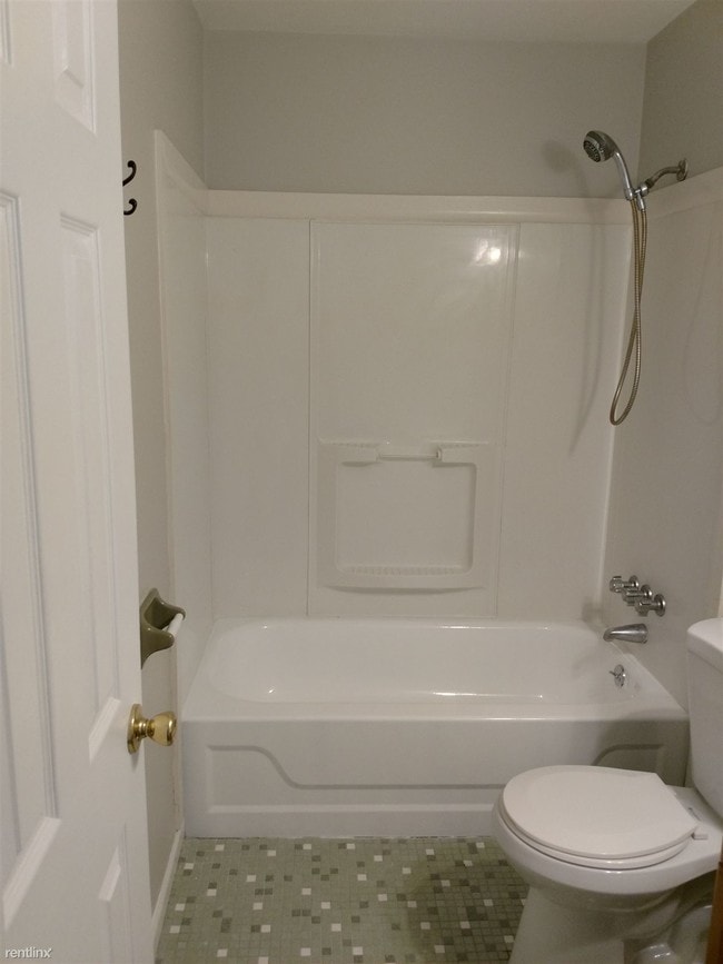 Building Photo - 2 br, 1 bath Duplex - 1301 Hullview Ave Apt A